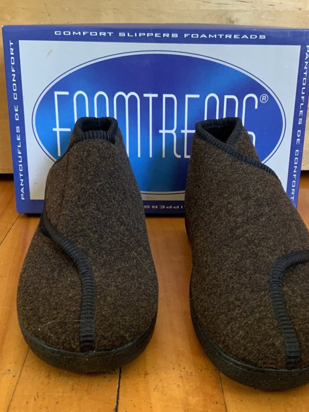 Men's Foamtreads Comfort Slippers. NEW Size 9